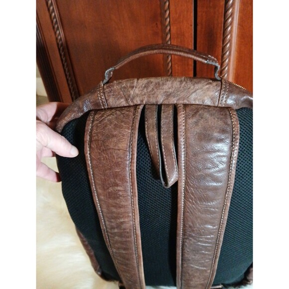 SCULLY Soft Top-Grain Leather Backpack w/American Flag 17"H x 13"W x 5"Deep - Picture 5 of 10